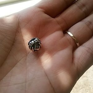 Pandora bead letter "E"